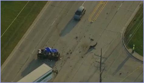 Elk Grove Village crash: Man killed in collision with semi-truck